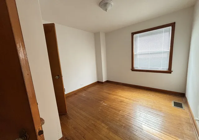 Photo 3 of Single family home for sale at 5036 S La Crosse Ave, Chicago, IL 60638 | MLS# 12793591 | Listing updated on 2026-10-27