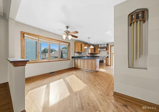 Photo 4 of Single family home for sale at 10926 S Homan Ave, Chicago, IL 60655 | MLS# 12793603 | Listing updated on 2026-10-28