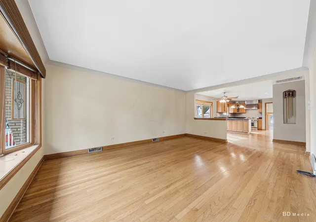 Photo 3 of Single family home for sale at 10926 S Homan Ave, Chicago, IL 60655 | MLS# 12793603 | Listing updated on 2026-10-28