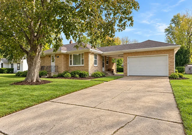 Photo 3 of Sale Pending at 307 N Pecatonica St, Winnebago, IL 61088 | MLS# 12793612 | Listing updated on 2026-10-29