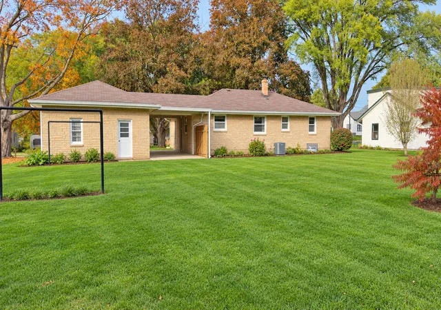 Photo 4 of Sale Pending at 307 N Pecatonica St, Winnebago, IL 61088 | MLS# 12793612 | Listing updated on 2026-10-29