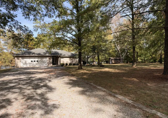 Photo 1 of Single family home for sale at 15473 Lake Moses Ln, Benton, IL 62812 | MLS# 12793614 | Listing updated on 2026-10-25