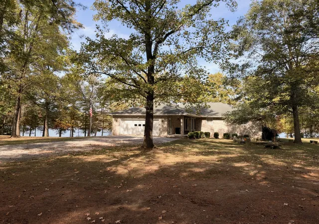 Photo 2 of Single family home for sale at 15473 Lake Moses Ln, Benton, IL 62812 | MLS# 12793614 | Listing updated on 2026-10-25