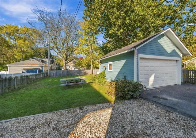 Photo 4 of Single family home for sale at 102 Anderson Blvd, Geneva, IL 60134 | MLS# 12793615 | Listing updated on 2026-10-25