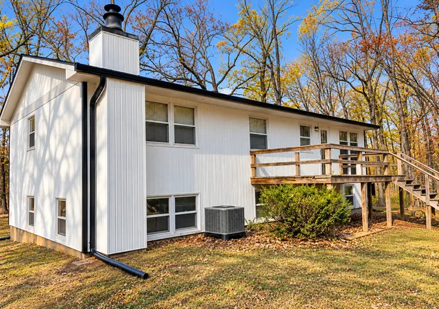 Photo 4 of Single family home for sale at 16546 N Tolle Ln, Mt Vernon, IL 62864 | MLS# 12793616 | Listing updated on 2026-10-25