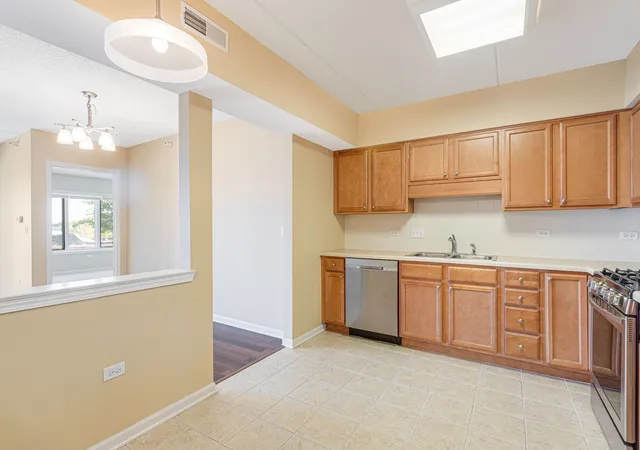 Photo 4 of Condo for sale at 225 Main St #213, Roselle, IL 60172 | MLS# 12793632 | Listing updated on 2026-10-27
