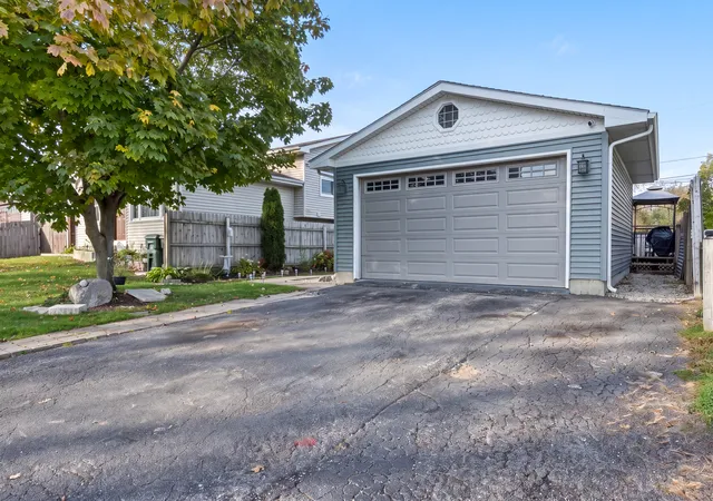 Photo 1 of Single family home for sale at 1520 Cherokee Dr, Round Lake Beach, IL 60073 | MLS# 12793635 | Listing updated on 2026-10-30