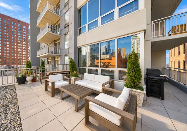 Photo 2 of Condo for sale at 330 W Grand Ave #807, Chicago, IL 60654 | MLS# 12793660 | Listing updated on 2026-10-28