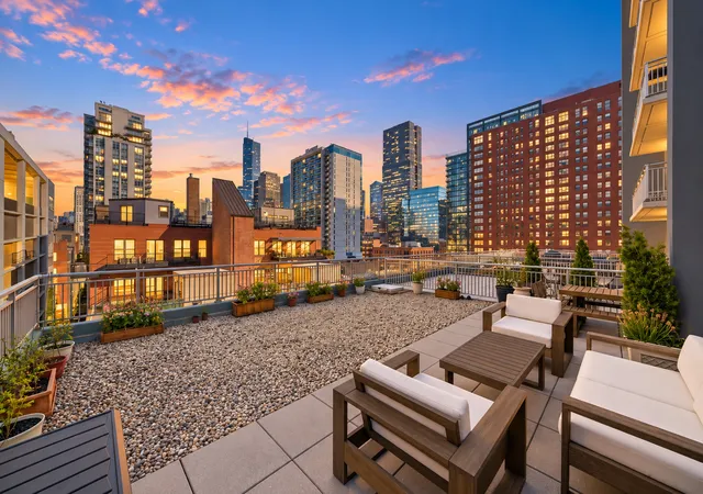 Photo 4 of Condo for sale at 330 W Grand Ave #807, Chicago, IL 60654 | MLS# 12793660 | Listing updated on 2026-10-28