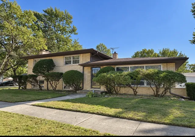 Single family home for sale at 14700 Beachview Ter, Dolton, IL 60419 | MLS# 12793677