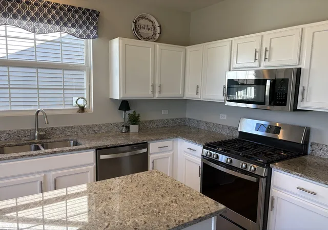 Photo 4 of Single family home for sale at 708 Tahoe Trl, Elgin, IL 60124 | MLS# 12793683 | Listing updated on 2026-10-27
