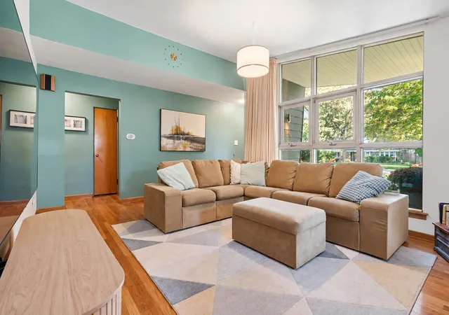 Photo 2 of Single family home for sale at 2918 Witchwood Ln, Waukegan, IL 60087 | MLS# 12793690 | Listing updated on 2026-10-27