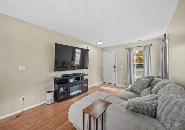 Photo 4 of House for sale at 212 E Savannah Dr, Romeoville, IL 60446 | MLS# 12793695 | Listing updated on 2026-10-30