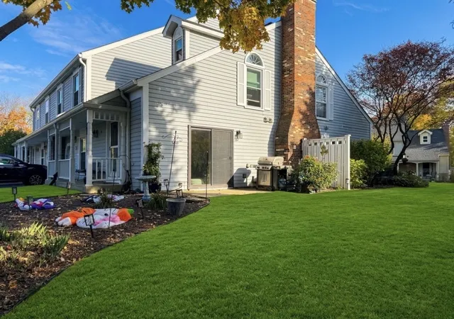 Photo 3 of Condo for sale at 1477 Queensgreen Cir, Naperville, IL 60563 | MLS# 12793712 | Listing updated on 2026-10-29