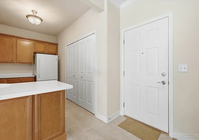 Listing Photo 5 - Condo for sale in building located at 2676 Stone Cir, Geneva, IL 60134 - Unit #111