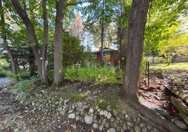 Photo 1 of Single family home for sale at 2121 Fairview Ave, Fox River Grove, IL 60021 | MLS# 12793762 | Listing updated on 2026-10-27