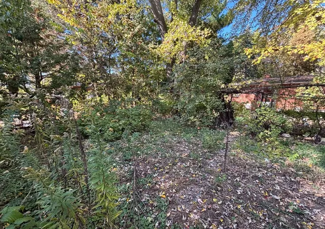 Photo 3 of Single family home for sale at 2121 Fairview Ave, Fox River Grove, IL 60021 | MLS# 12793762 | Listing updated on 2026-10-27