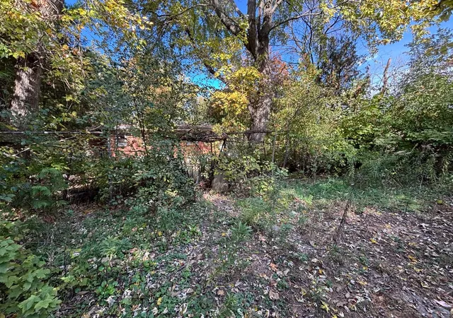 Photo 4 of Single family home for sale at 2121 Fairview Ave, Fox River Grove, IL 60021 | MLS# 12793762 | Listing updated on 2026-10-27