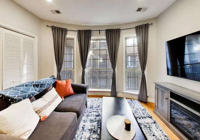 Photo 4 of Condo for sale at 1526 W Fargo Ave #2S, Chicago, IL 60626 | MLS# 12793790 | Listing updated on 2026-10-27