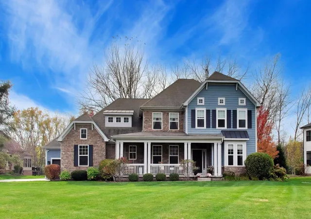 Single family home for sale at 4 Saddle Ridge Ct, Hawthorn Woods, IL 60047 | MLS# 12793796