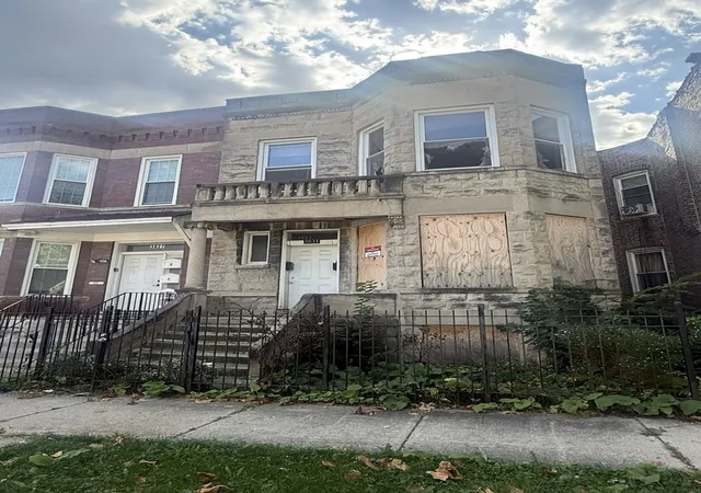 Photo 1 of Sale Pending at 3831 W Grenshaw St, Chicago, IL 60624 | MLS# 12793817 | Listing updated on 2026-10-28