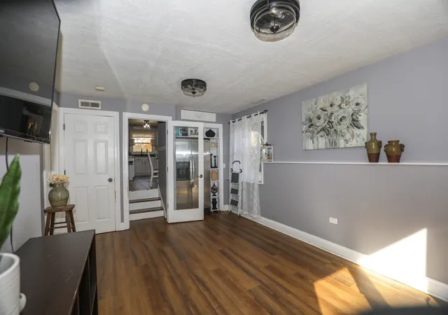 Photo 4 of Single family home for sale at 1013 Bonnie Brk Ln, Round Lake Beach, IL 60073 | MLS# 12793833 | Listing updated on 2026-10-27