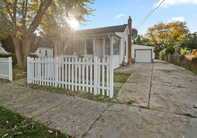 Single family home for sale at 182 N Smith St, Aurora, IL 60505 | MLS# 12793836