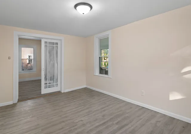 Photo 4 of Single family home for sale at 182 N Smith St, Aurora, IL 60505 | MLS# 12793836 | Listing updated on 2026-10-29