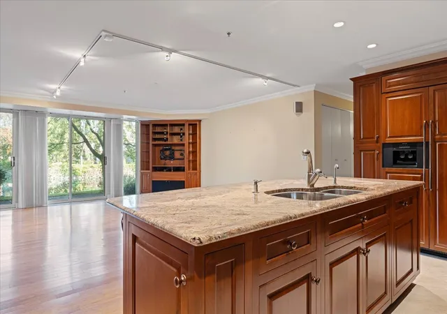 Photo 4 of Condo for sale at 7030 Arbor Ln #102, Northfield, IL 60093 | MLS# 12793843 | Listing updated on 2026-10-28