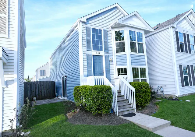Listing Photo 1 - Condo for sale in building located at 710 Four Seasons Blvd, Aurora, IL 60504 - Unit #710