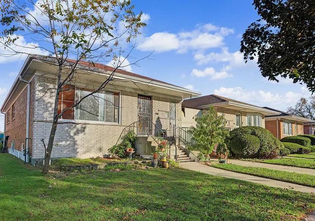 Photo 3 of Single family home for sale at 445 Manistee Ave, Calumet City, IL 60409 | MLS# 12793853 | Listing updated on 2026-10-27