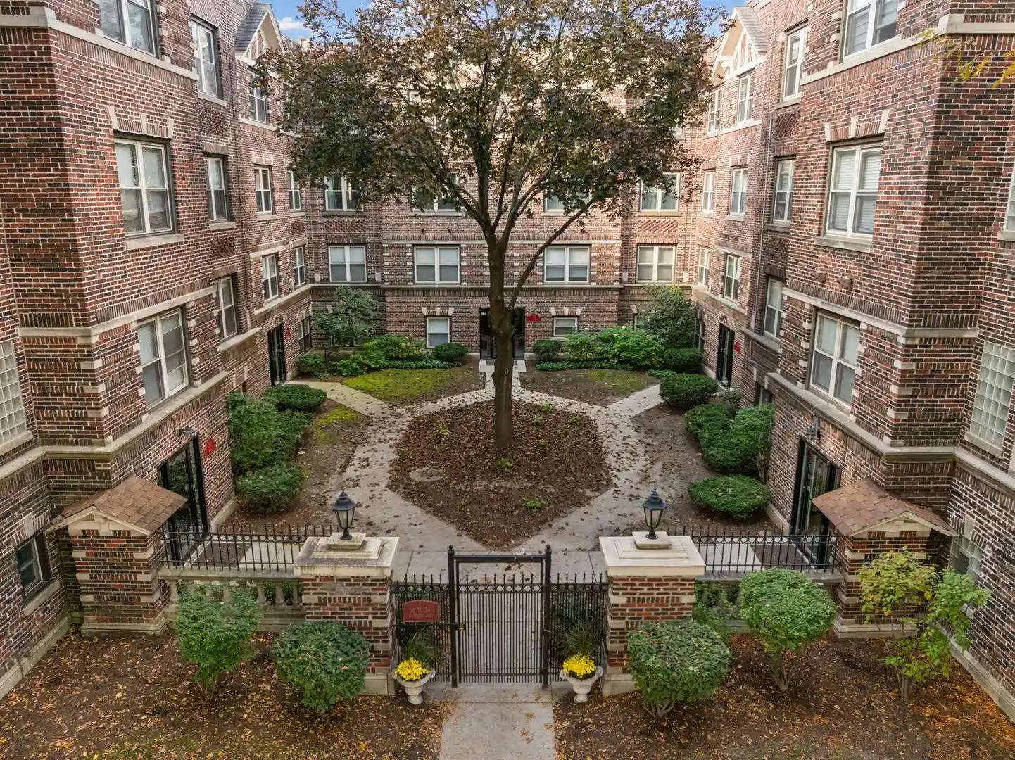 Listing Photo 1 - Condo for sale in 30 6Th Ave located at 30 6Th Ave, La Grange, IL 60525 - Unit #2F