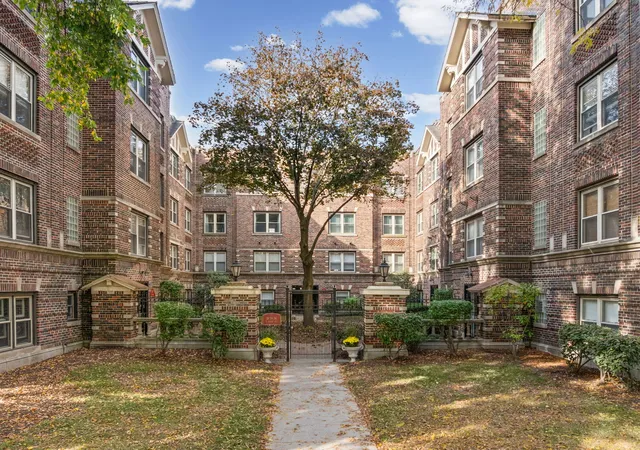 Photo 2 of Condo for sale at 30 6th Avenue #2F, La Grange, IL 60525 | MLS# 12793854 | Listing updated on 2026-10-28