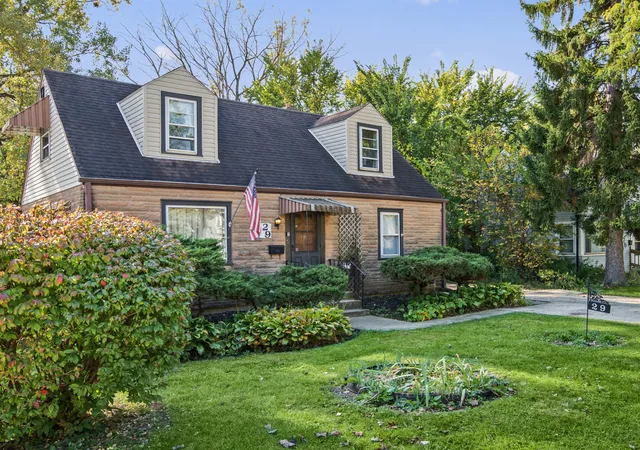 Photo 1 of Single family home for sale at 29 Hayes Dr, Northlake, IL 60164 | MLS# 12793855 | Listing updated on 2026-10-29