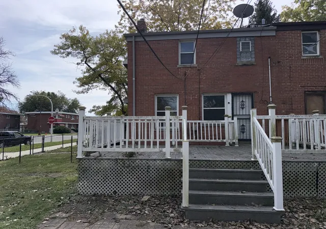 Photo 3 of Townhouse for sale at 2152 E 100th Street, Chicago, IL 60617 | MLS# 12793877 | Listing updated on 2026-10-28
