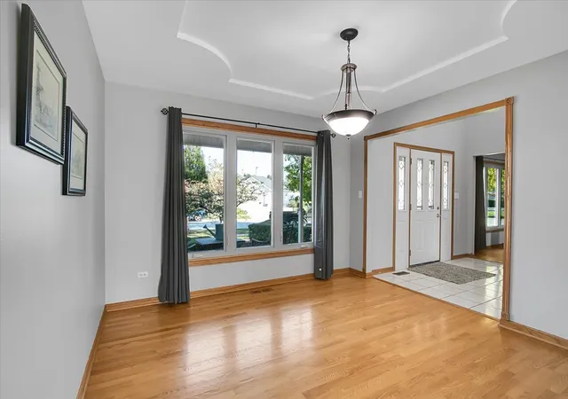 Photo 3 of Single family home for sale at 8713 Timbers Pointe Dr, Tinley Park, IL 60487 | MLS# 12793890 | Listing updated on 2026-10-27