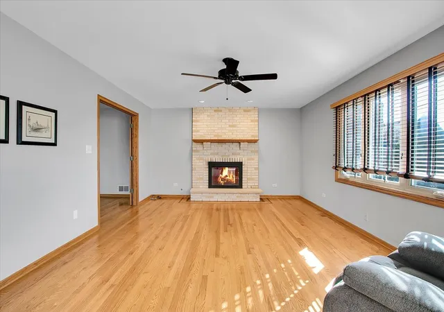 Photo 4 of Single family home for sale at 8713 Timbers Pointe Dr, Tinley Park, IL 60487 | MLS# 12793890 | Listing updated on 2026-10-27