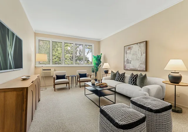 Photo 4 of Condo for sale at 1419 N State Pkwy #605, Chicago, IL 60610 | MLS# 12793898 | Listing updated on 2026-10-27