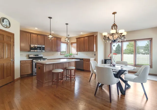 Photo 2 of Single family home for sale at 17915 Semmler Ct, Tinley Park, IL 60487 | MLS# 12793908 | Listing updated on 2026-10-27