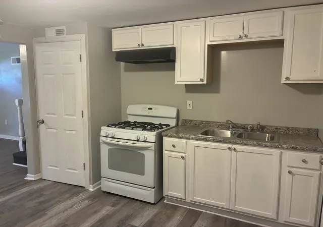 Photo 1 of Townhouse for sale at 9713 S Oglesby Ave, Chicago, IL 60617 | MLS# 12793917 | Listing updated on 2026-10-27
