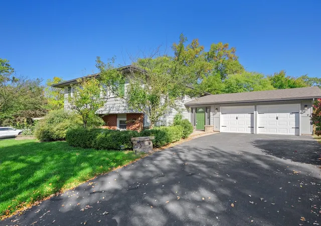 Photo 1 of Single family home for sale at 21w040 Kensington Rd, Lombard, IL 60148 | MLS# 12793925 | Listing updated on 2026-10-28