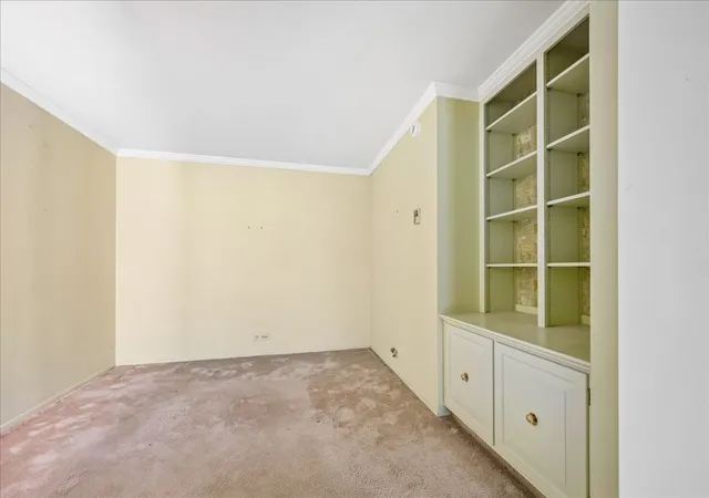 Photo 4 of Condo for sale at 1500 Sheridan Rd #8L, Wilmette, IL 60091 | MLS# 12793932 | Listing updated on 2026-10-28