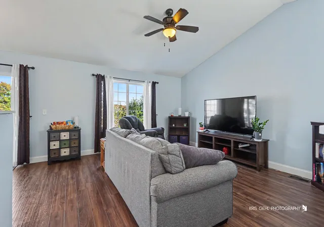 Photo 3 of House for sale at 8510 Redbud Ct, Wonder Lake, IL 60097 | MLS# 12793941 | Listing updated on 2026-10-28
