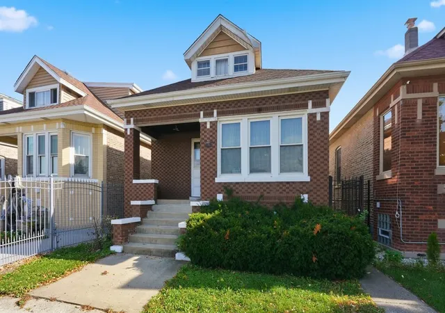Photo 1 of Single family home for sale at 5311 S Homan Ave, Chicago, IL 60632 | MLS# 12793950 | Listing updated on 2026-10-29