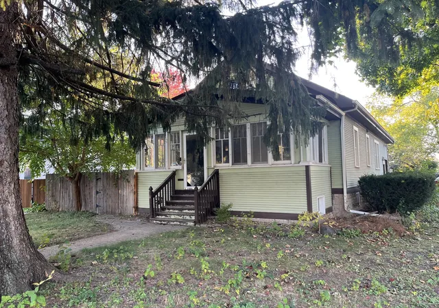 Single family home for sale at 133 N Mallory Ave, Batavia, IL 60510 | MLS# 12793972