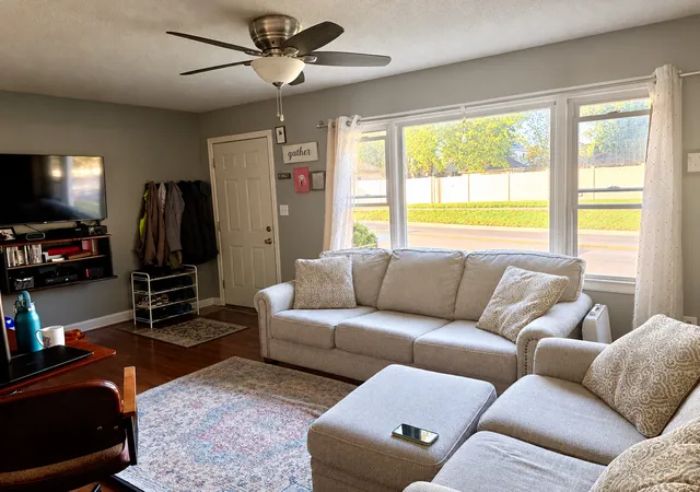 Photo 3 of Single family home for sale at 810 Green St, Ottawa, IL 61350 | MLS# 12793986 | Listing updated on 2026-10-27