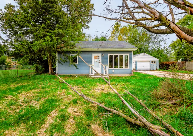 Single family home for sale at 2410 Emlong St, Joliet, IL 60435 | MLS# 12793998