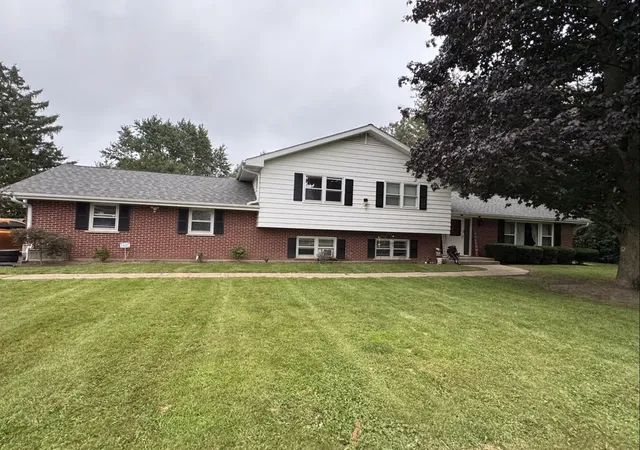 Photo 1 of Single family home for sale at 39075 N Winchester Rd, Wadsworth, IL 60083 | MLS# 12794004 | Listing updated on 2026-10-29