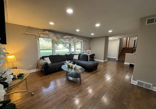 Photo 4 of Single family home for sale at 39075 N Winchester Rd, Wadsworth, IL 60083 | MLS# 12794004 | Listing updated on 2026-10-29