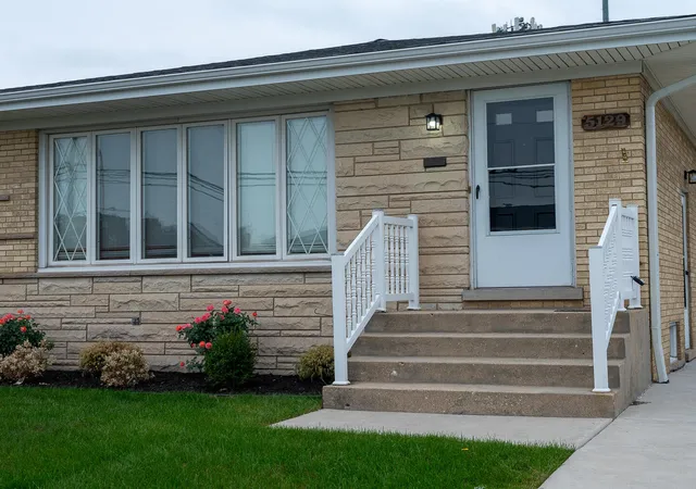Photo 1 of Single family home for sale at 5129 N Chester Ave, Chicago, IL 60656 | MLS# 12794031 | Listing updated on 2026-10-28